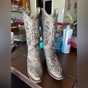 Women’s 8.5 Corral Boots